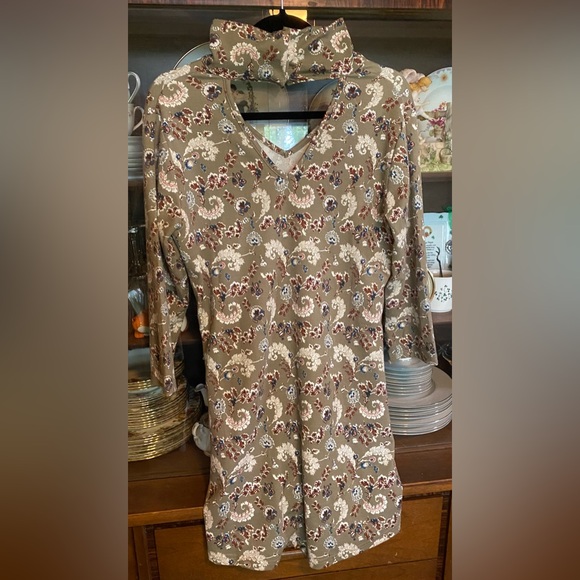 SIMPLY NOELLE VALLEY TWIRL DRESS - OLIVE - Picture 8 of 10